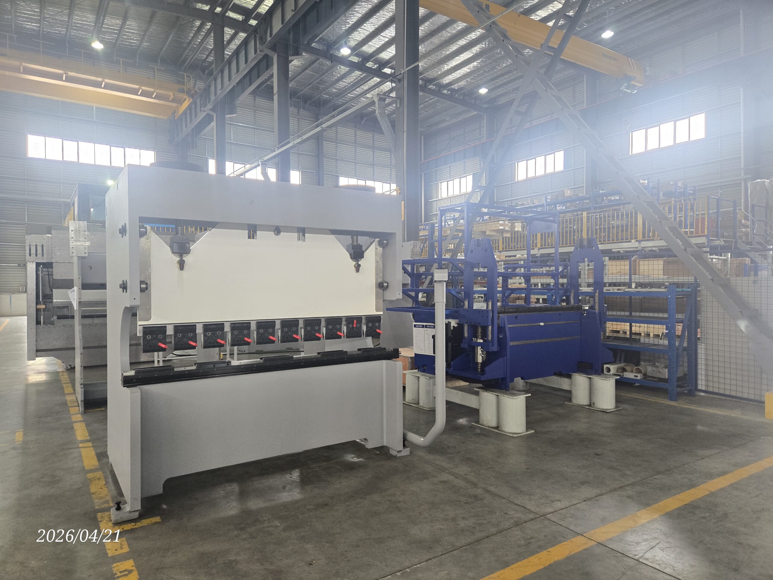 How Does a CNC Press Brake Work?